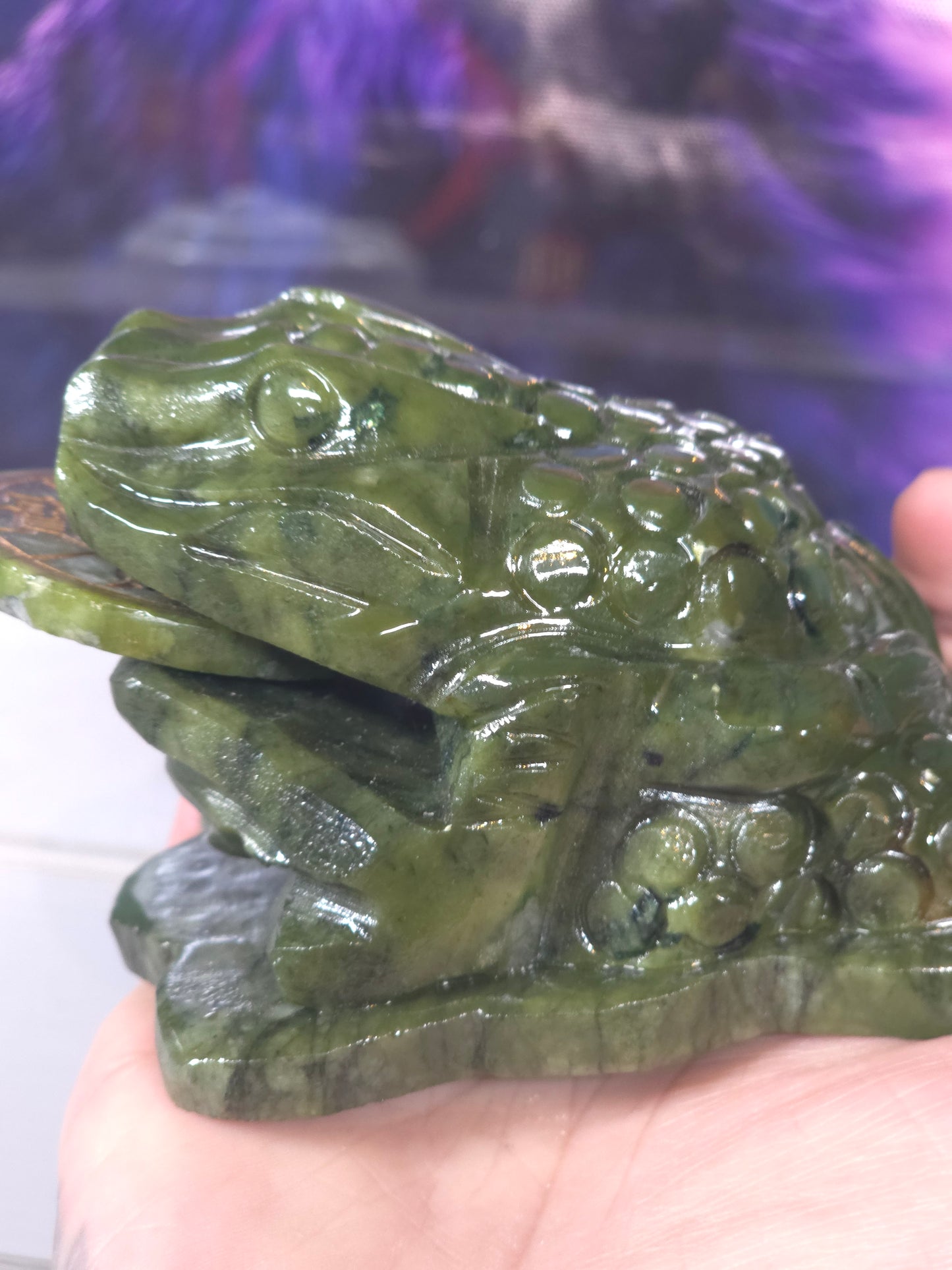 Green money toad Chinese good luck with spinning coin