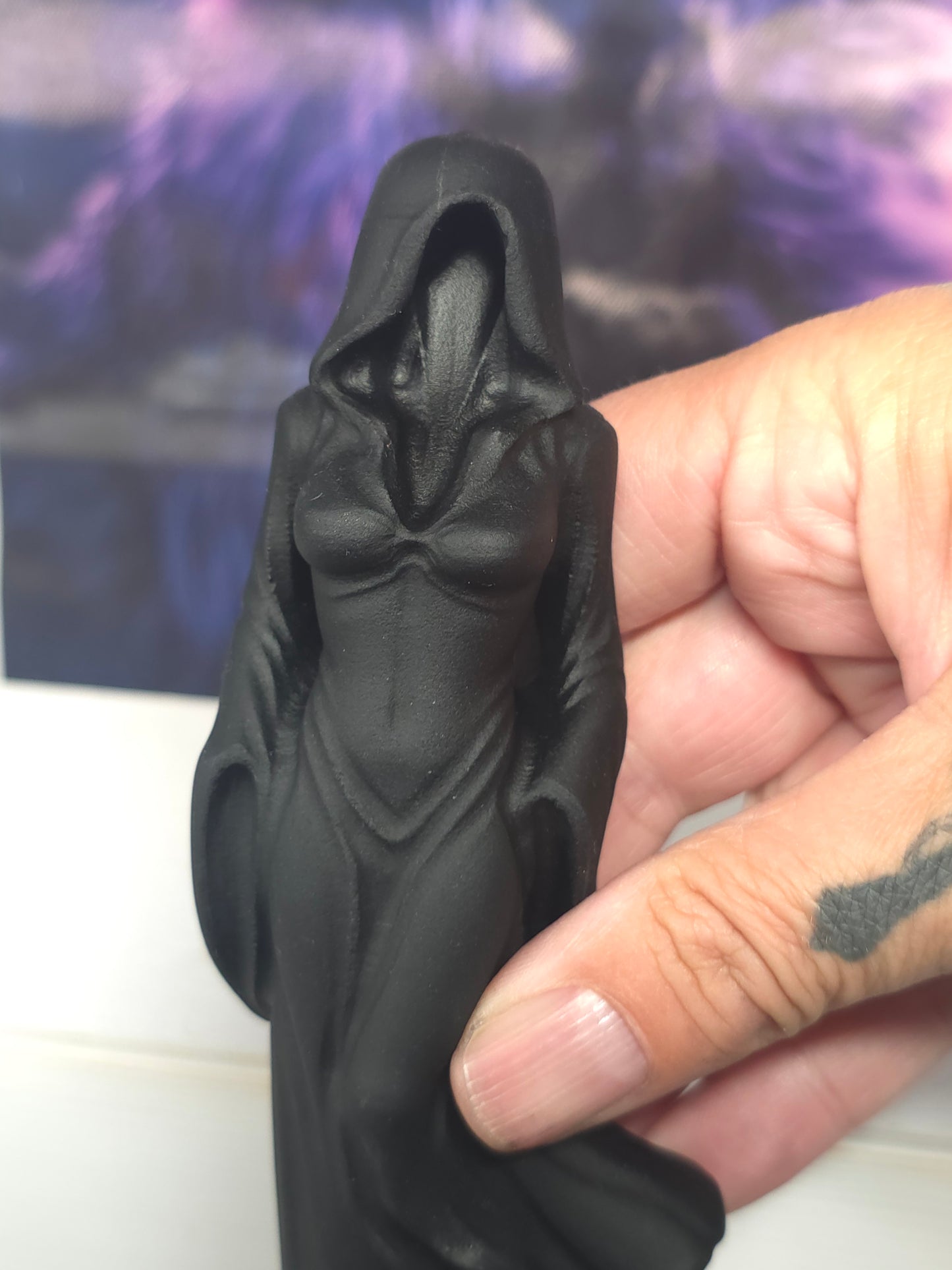 Black obsidan ghost lady elegance