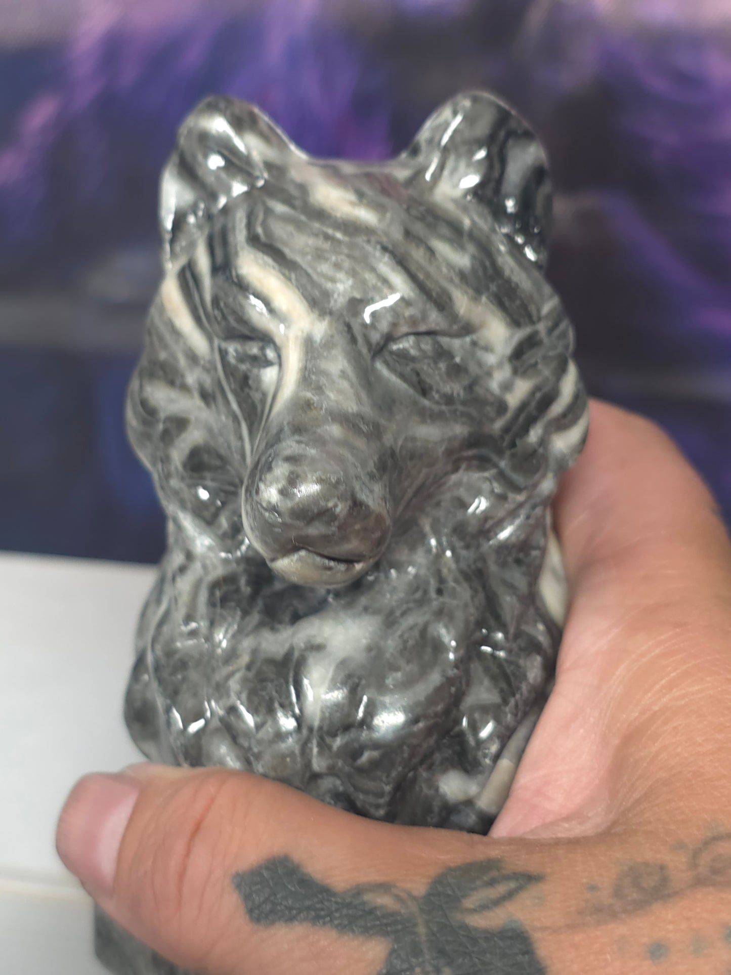 Marlke zebra jasper  large wolf bust 598grams