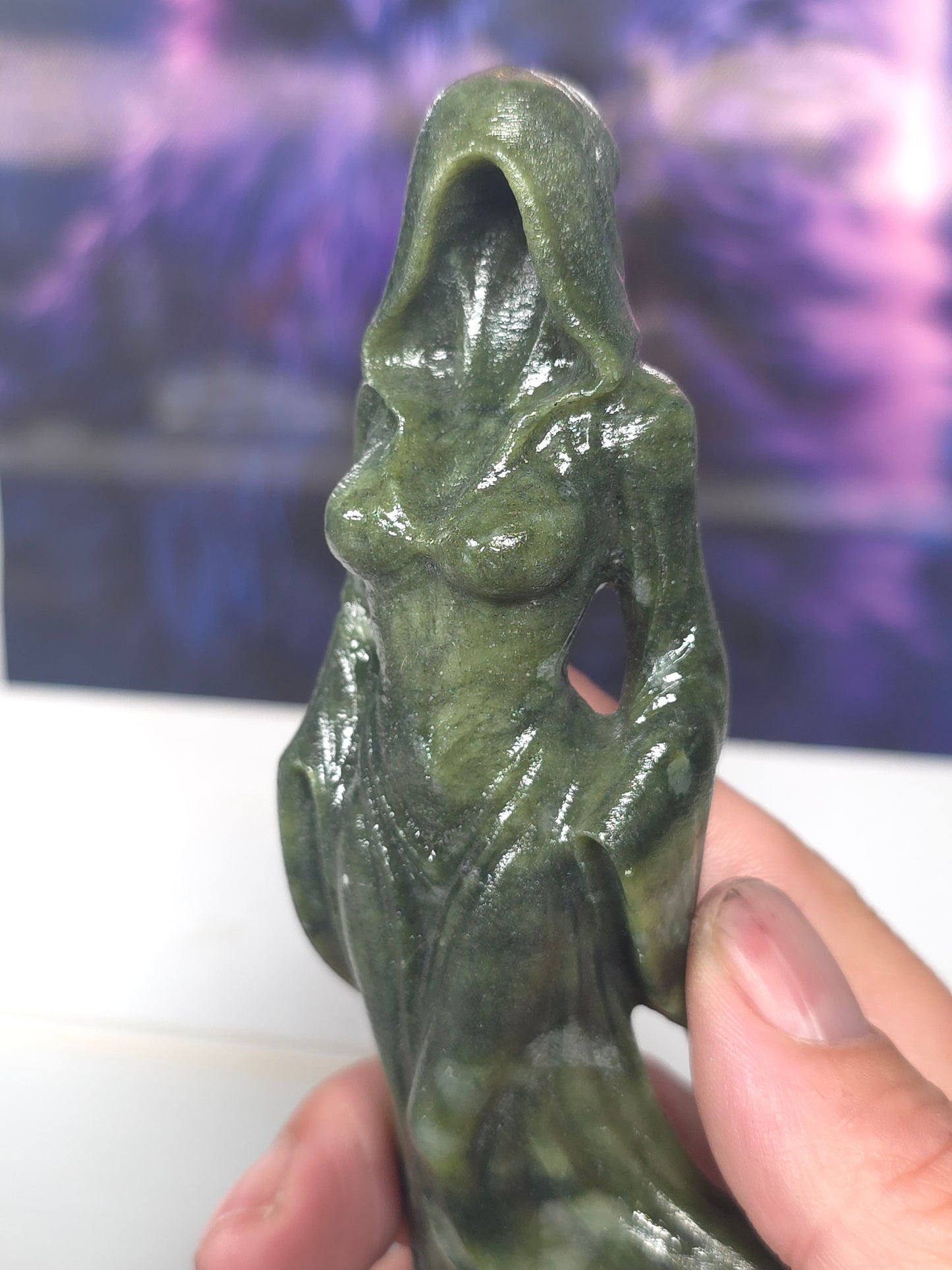 Serpentine jade ghost lady elegance
