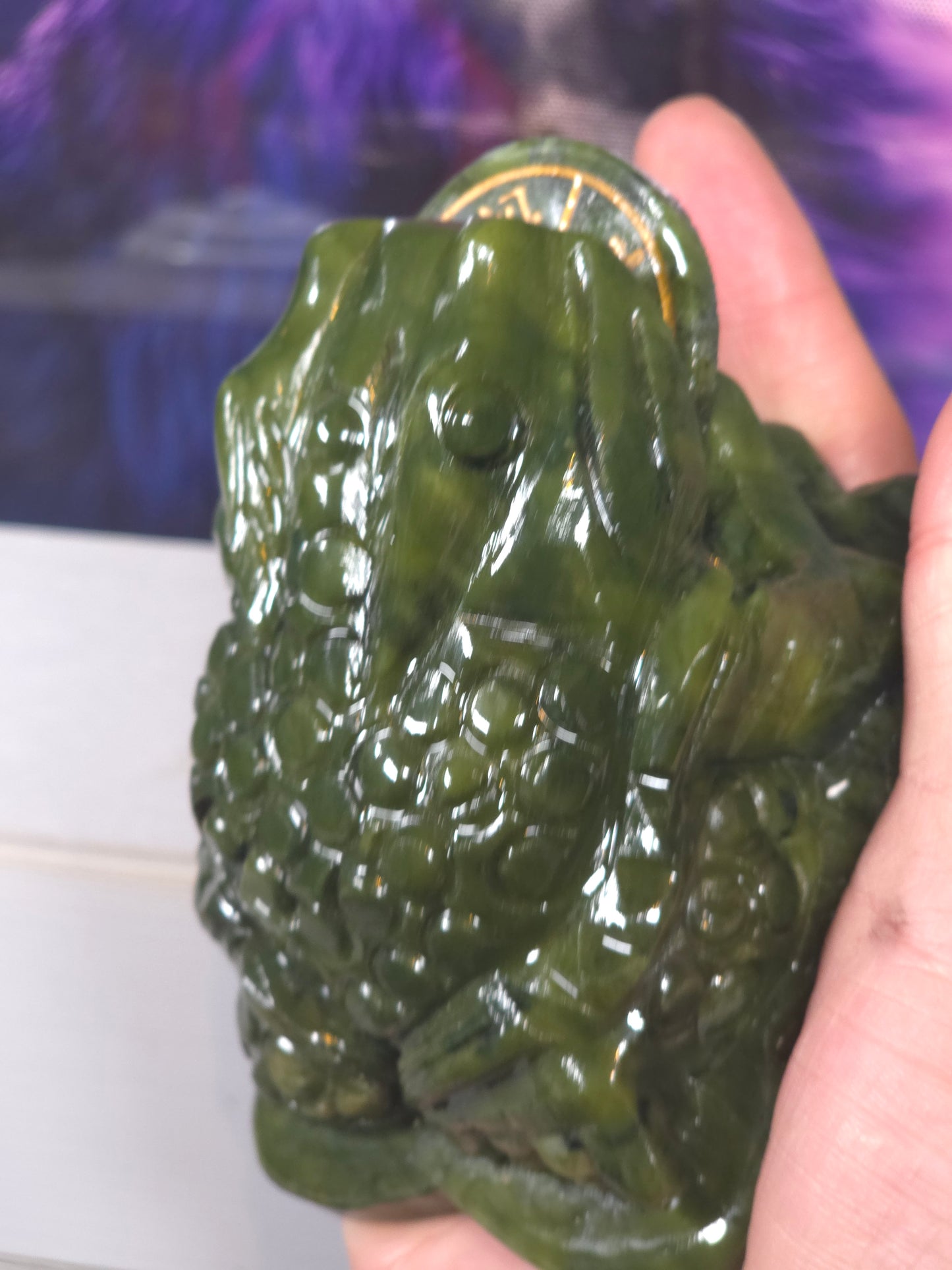 Green money toad Chinese good luck with spinning coin