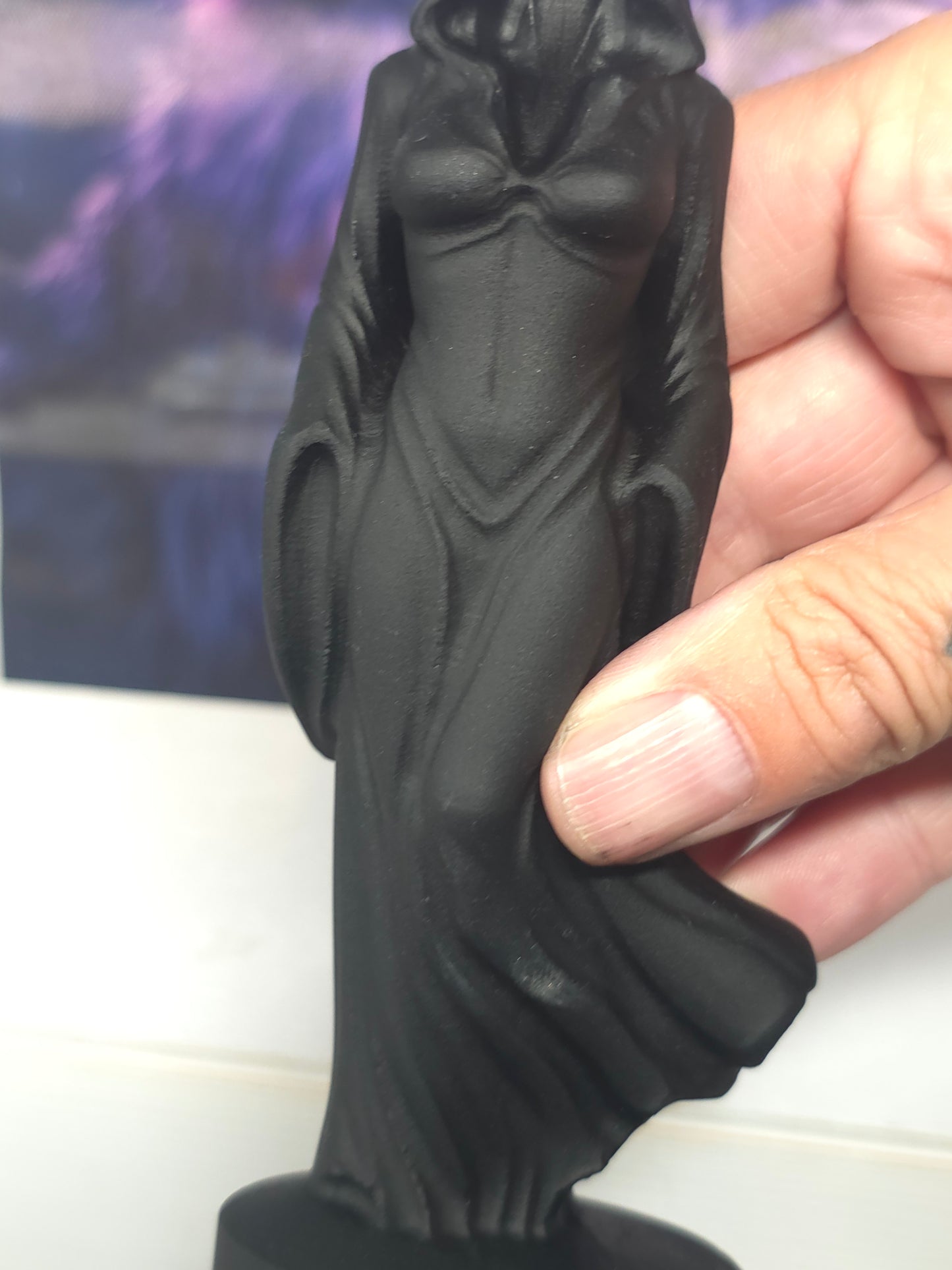Black obsidan ghost lady elegance