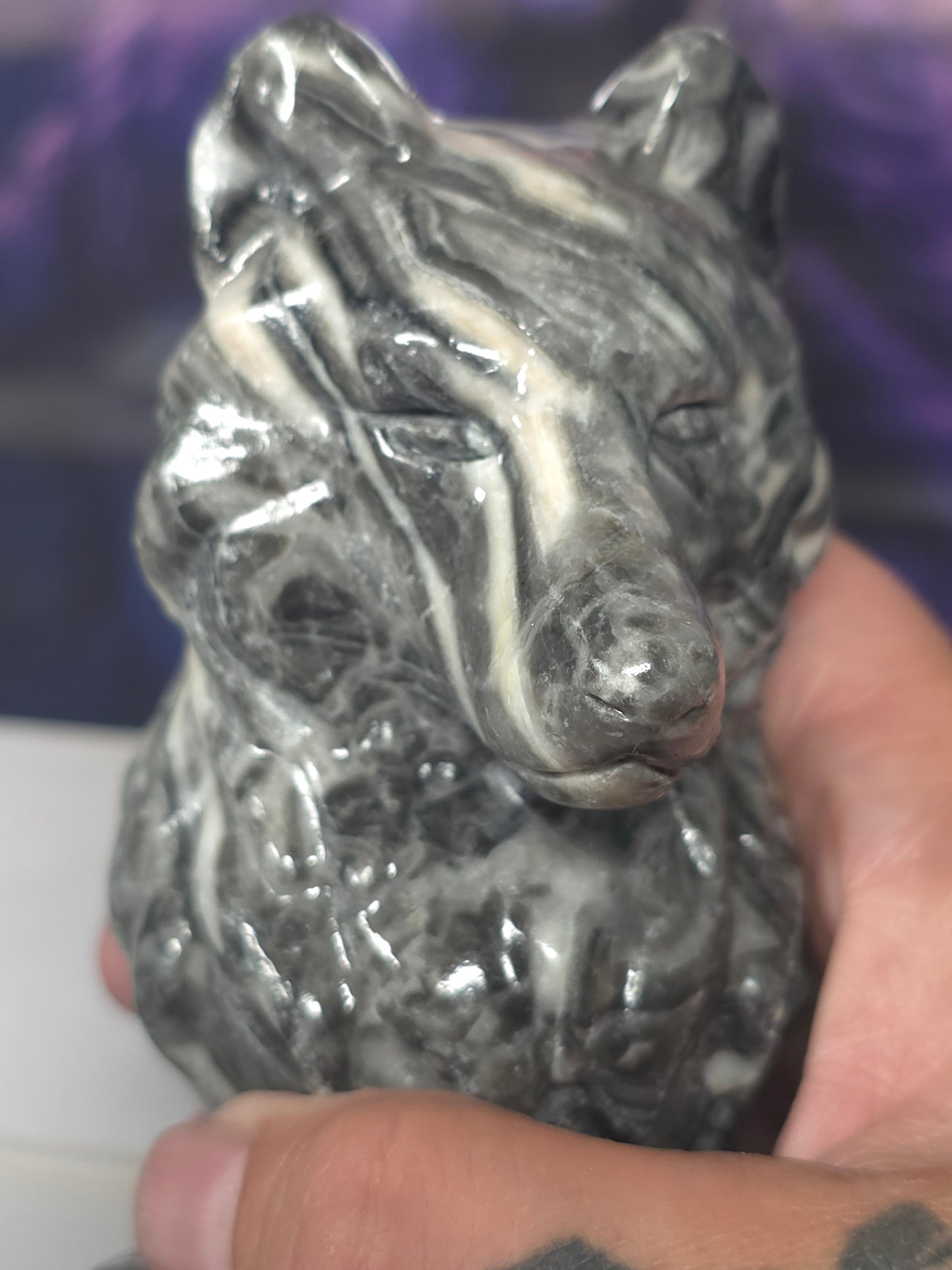 Marlke zebra jasper  large wolf bust 598grams