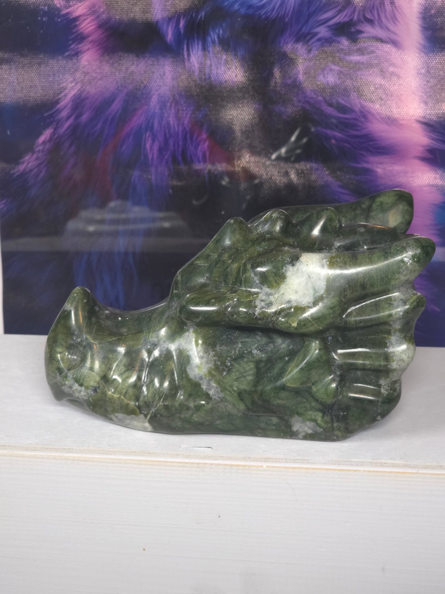 Serpentine jade dragons head 1kg
