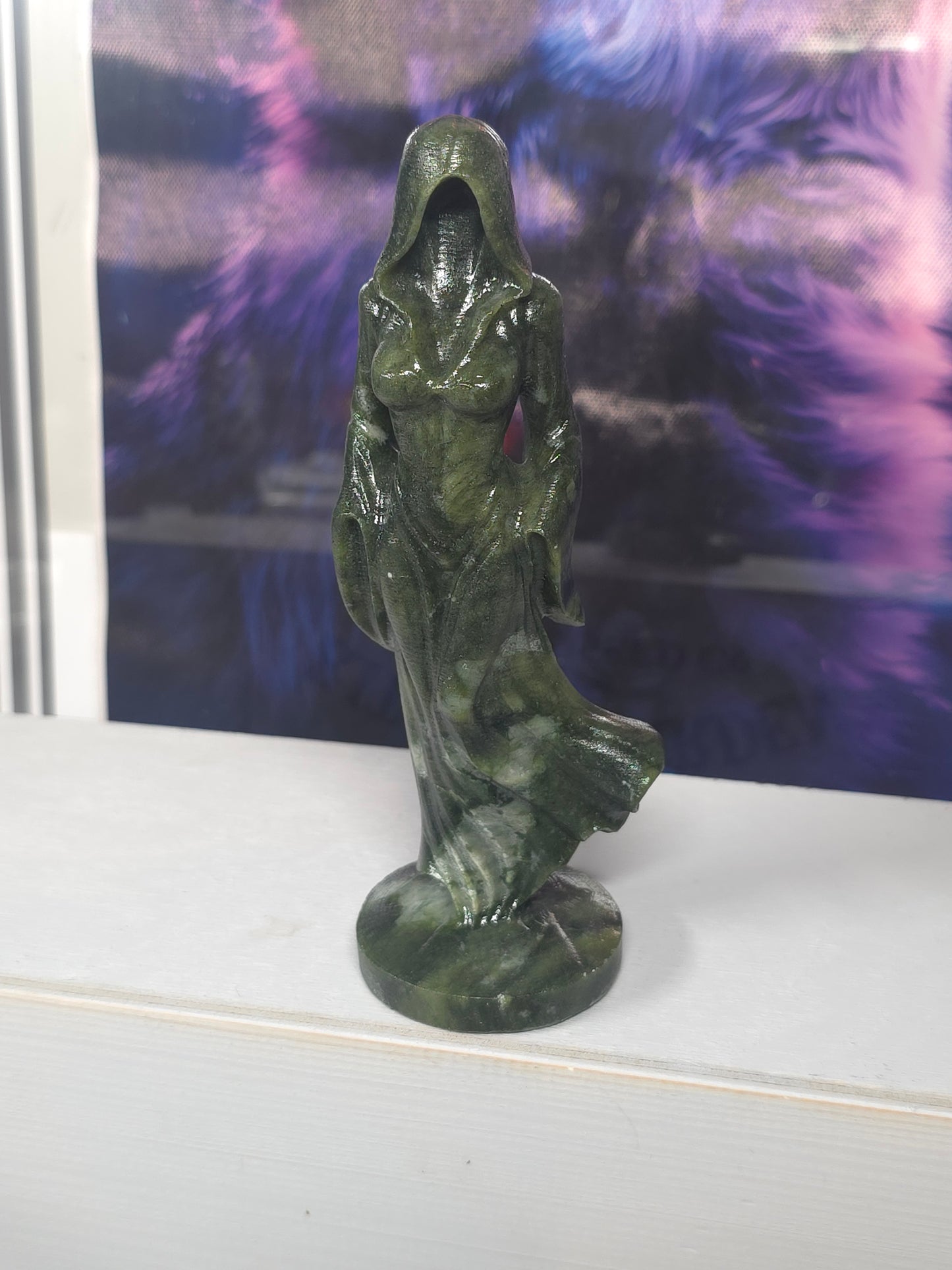 Serpentine jade ghost lady elegance