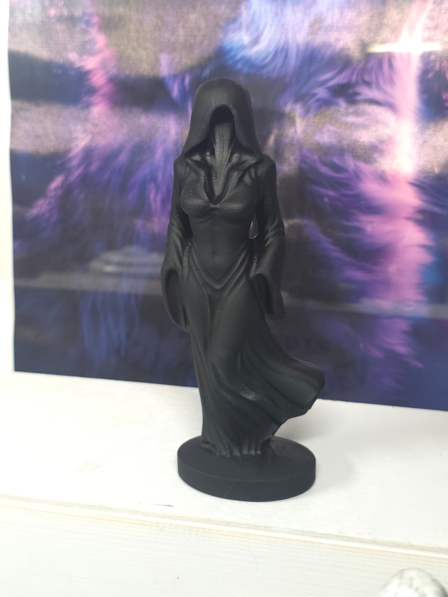 Black obsidan ghost lady elegance