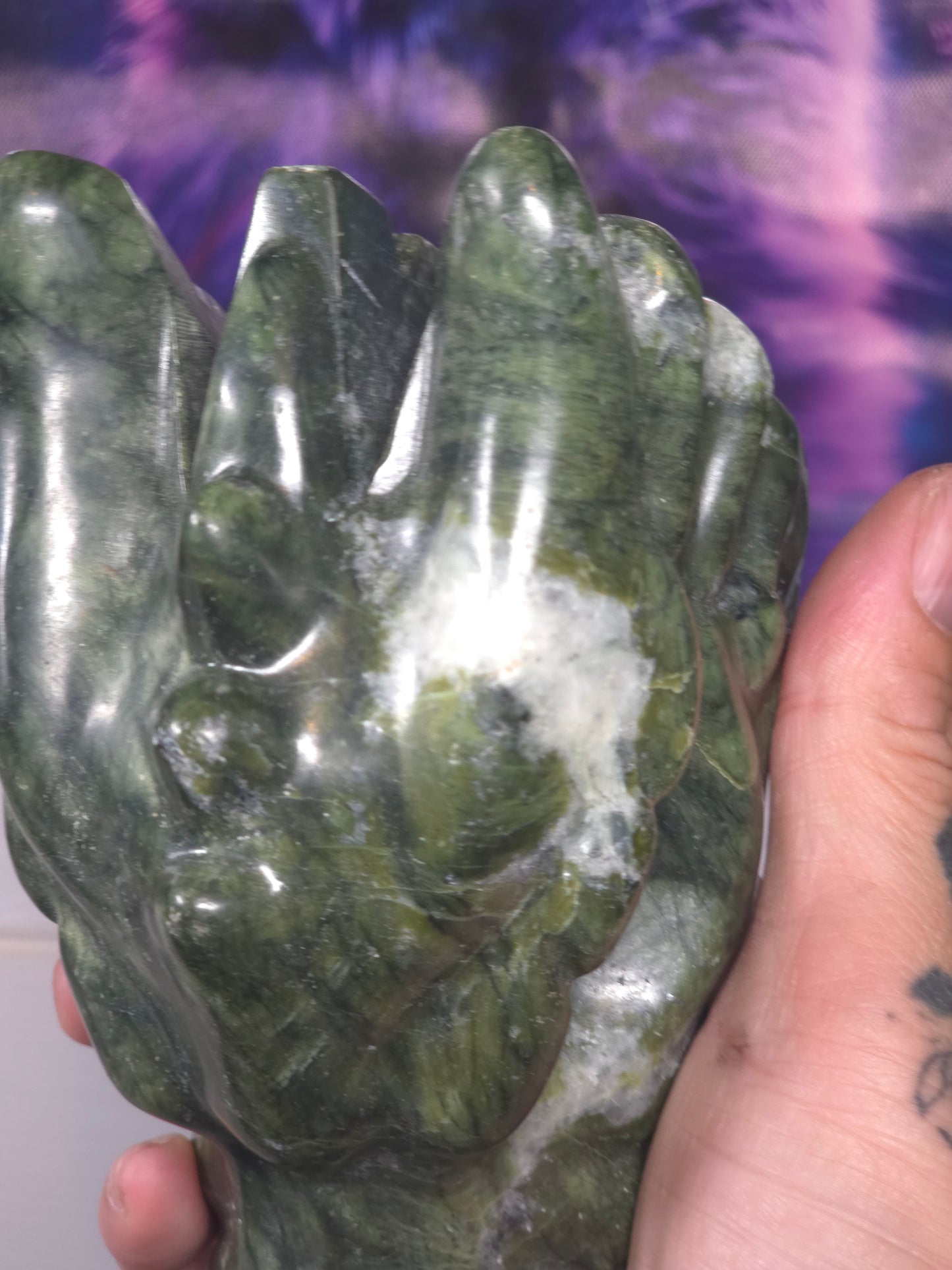 Serpentine jade dragons head 1kg