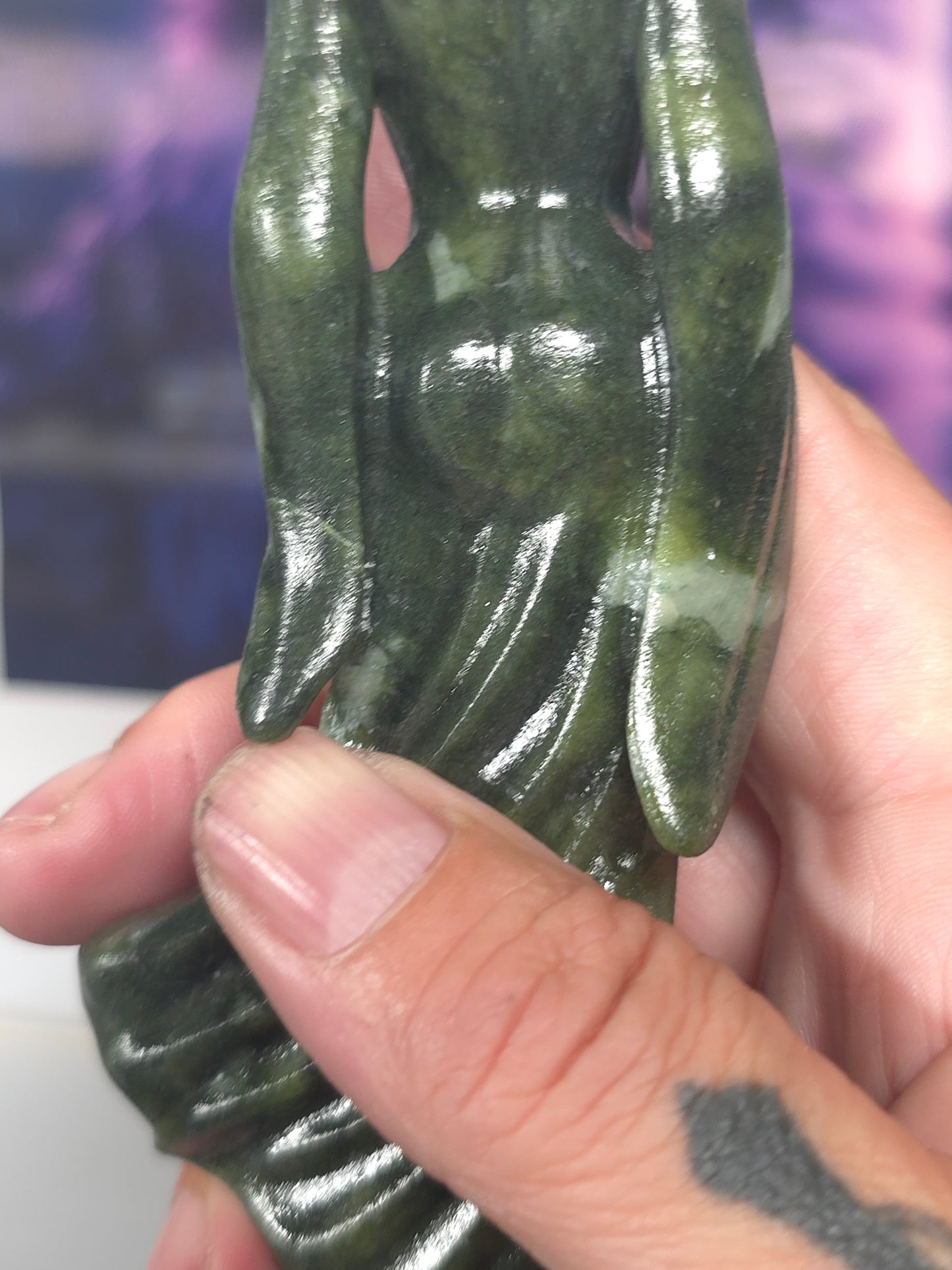 Serpentine jade ghost lady elegance